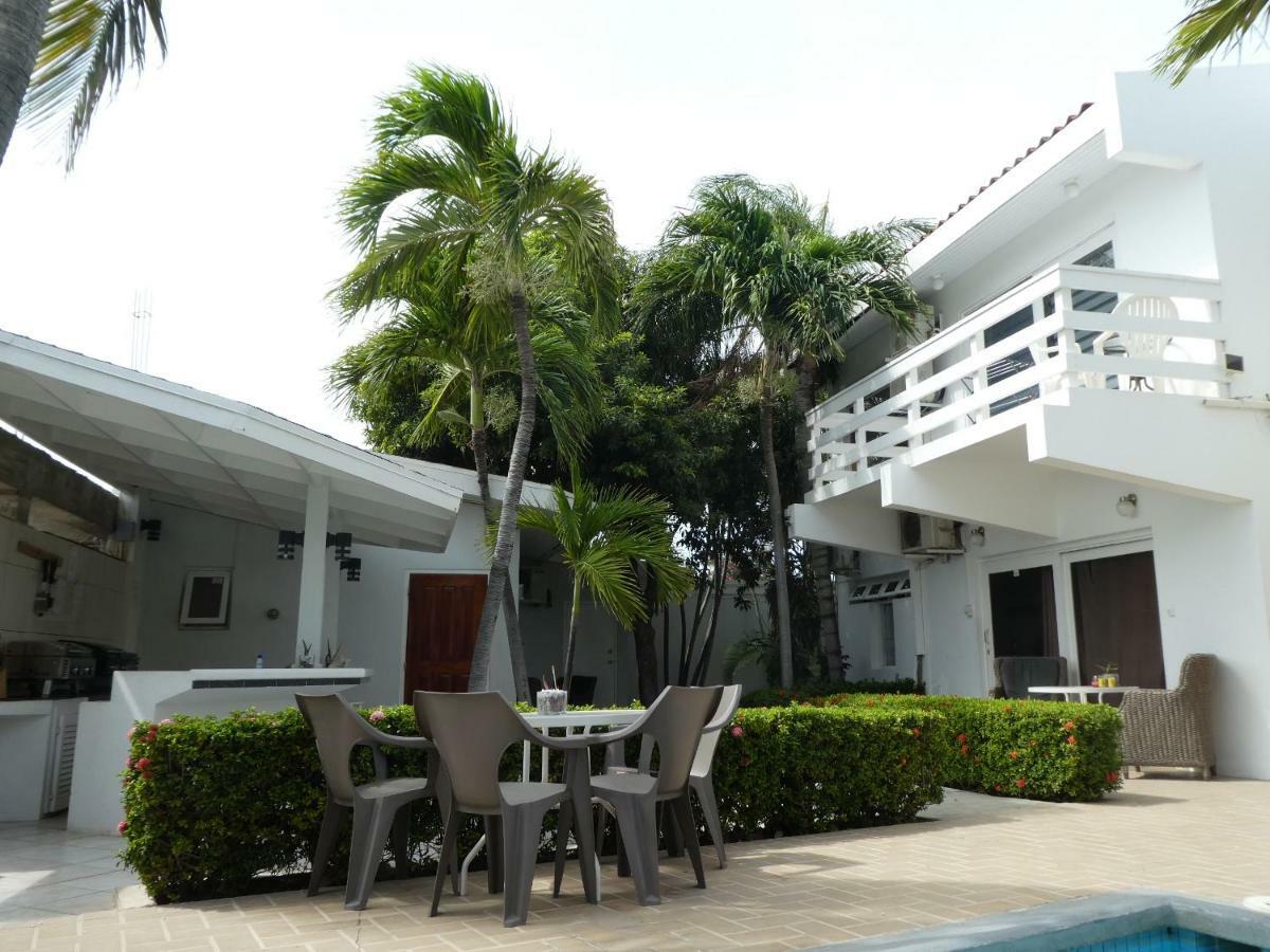 Bubali Villa & Apartments Palm Beach Exterior photo